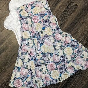 Lularoe, Large Maxi Skirt, silky, Roses